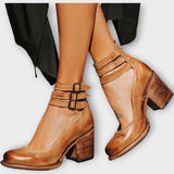 Čevlji z več trakovi in široko peto