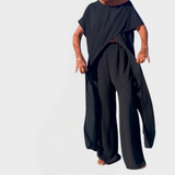 Komplet z vrhom in hlačami v enobarvni odtenek z dekoltejem