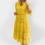 Čipkasta obleka z rokavi in sprednjimi gumbi