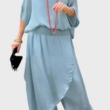 Široka Top in Hlače z Raztrganinami – Dvojnoslojni Set iz Šifona