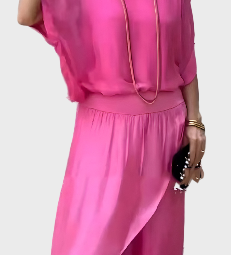 Široka Top in Hlače z Raztrganinami – Dvojnoslojni Set iz Šifona