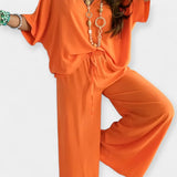 Zračni set z širokimi hlačami in ohlapno bluzo