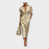 Obleka z rafinirano eleganco