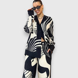 Komplet dveh kosov s elegantnim geometrijskim vzorcem