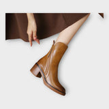 Čevlji z Elegantno Linijo in Podrobnostjo Zadrge