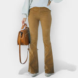 Visoko pasne hlače s širokimi hlačnicami