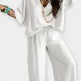 Zračni set z širokimi hlačami in ohlapno bluzo