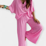 Zračni set z širokimi hlačami in ohlapno bluzo