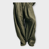 Srajca in hlače z brezskrbno eleganco