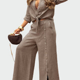 Žensko, moderno, enobarvno, dvodelno obleko