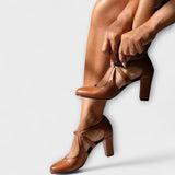 Ženska Usnjena Čevlja s Petami z Zasukanimi Trakovi