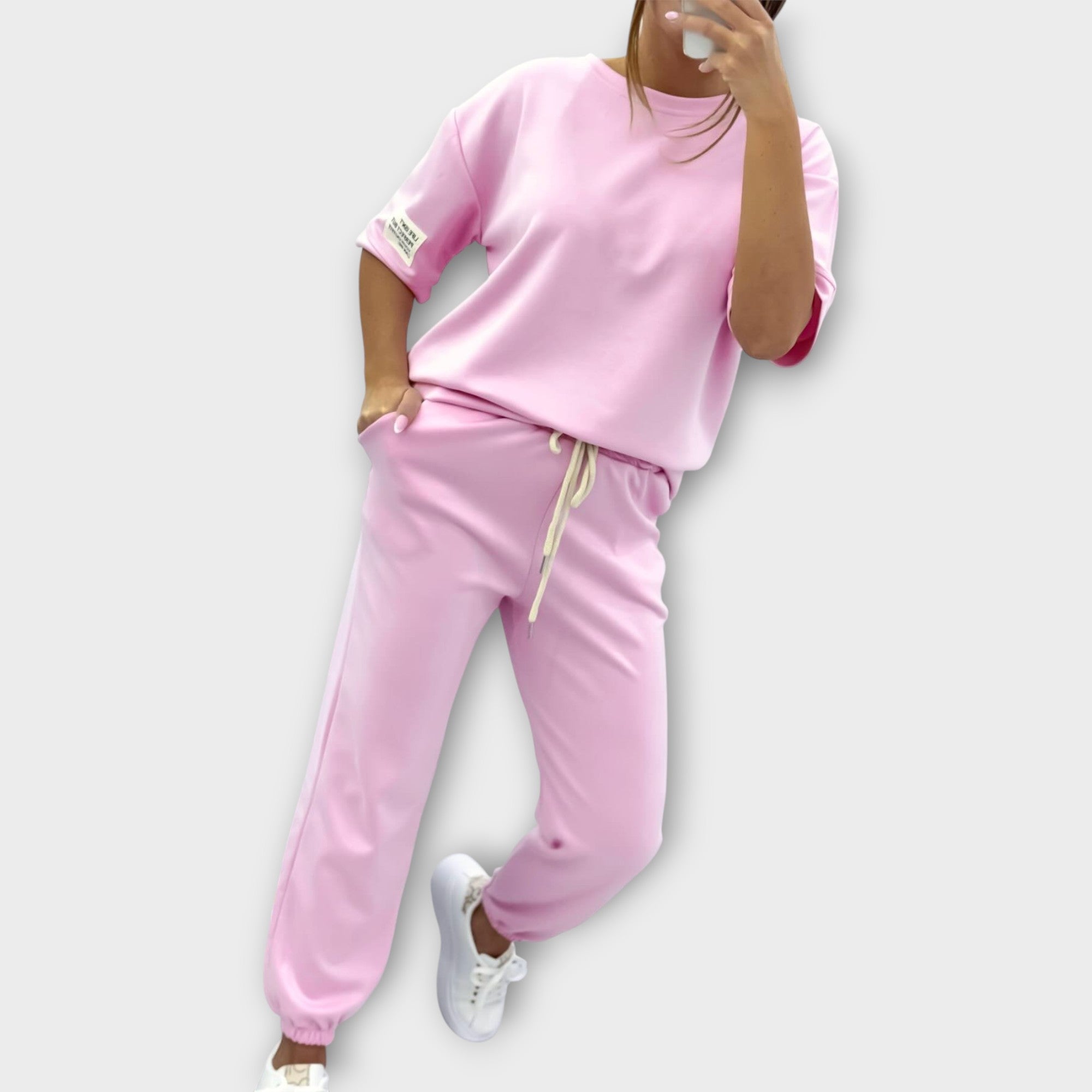 Komplet Loungewear z Ohlapnim Krojom