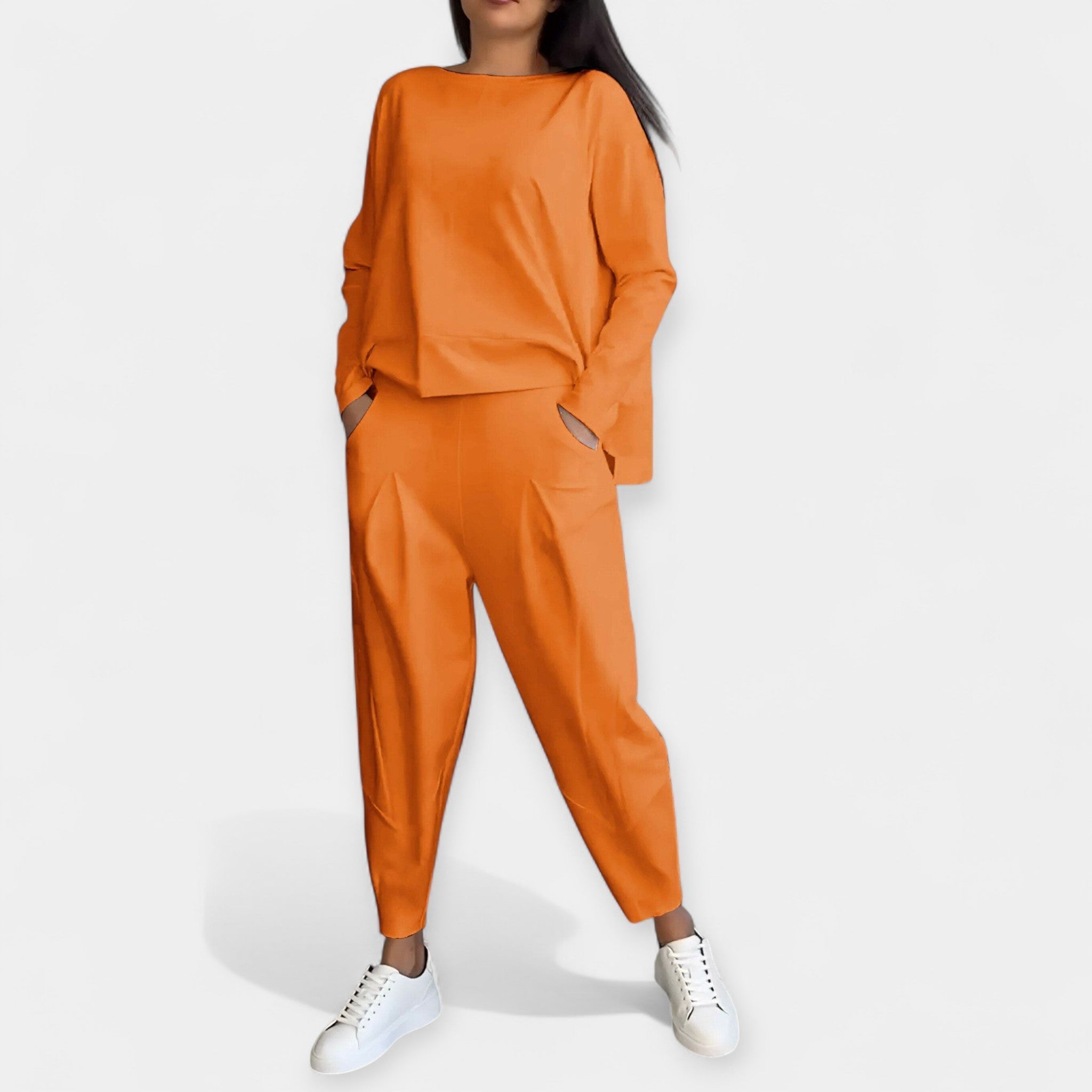 Kombinezon z dolgimi rokavi