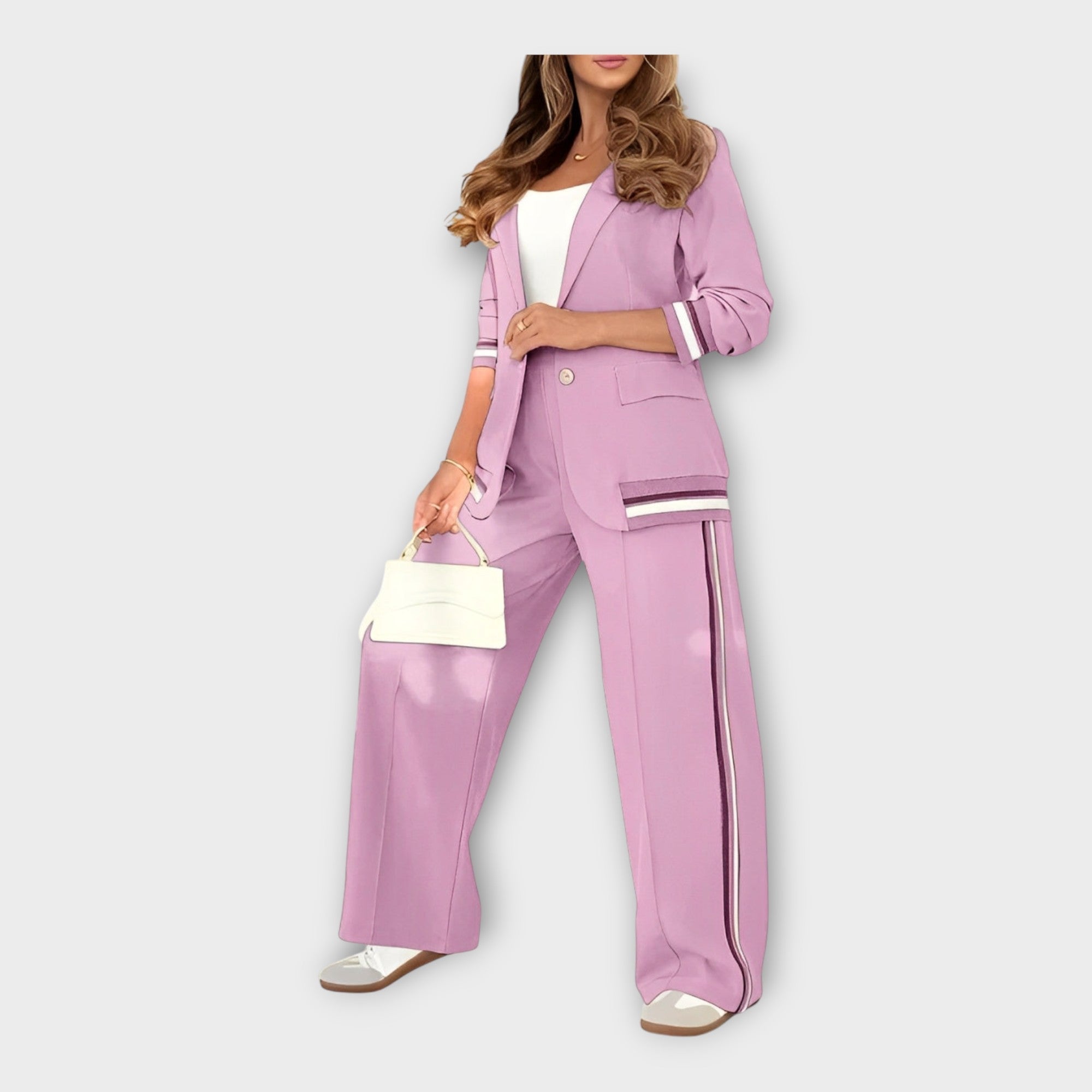 Komplet z jakno in hlačami