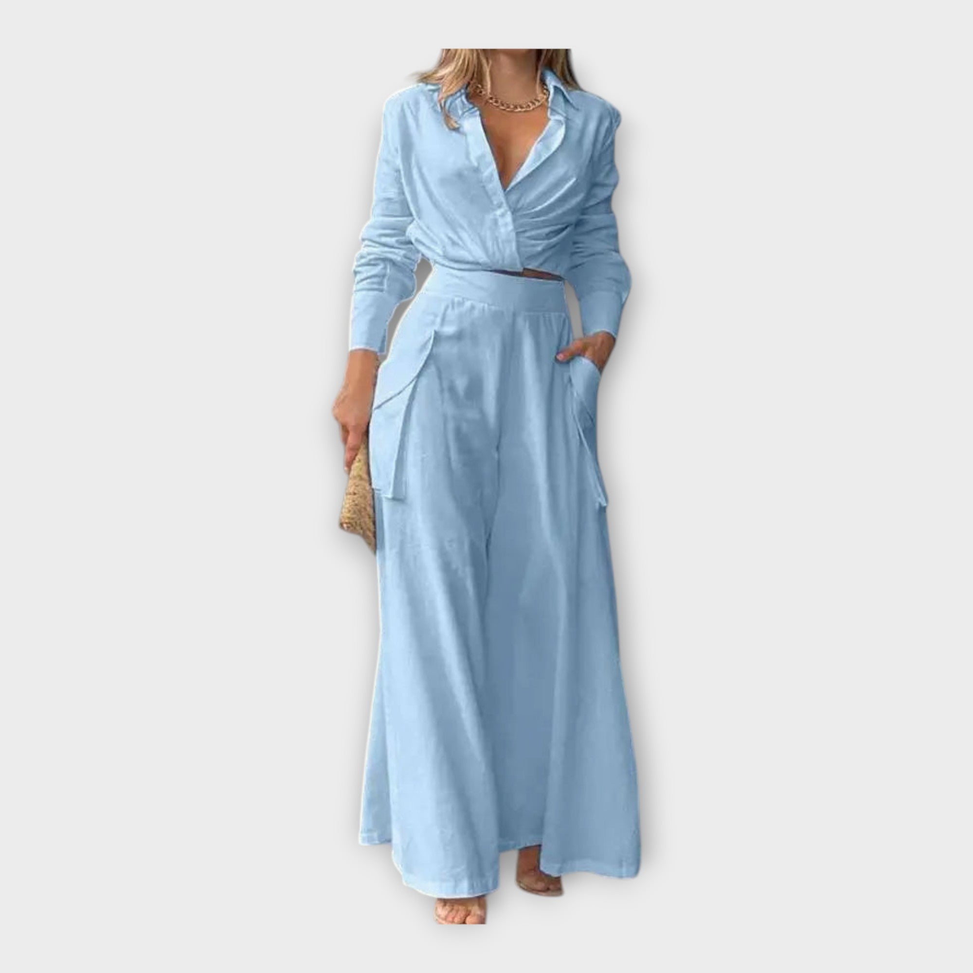 Komplet s časovno eleganco in minimalistično estetiko